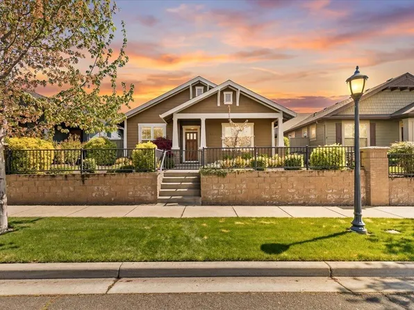 517 Windsong Way, Medford, OR 97504