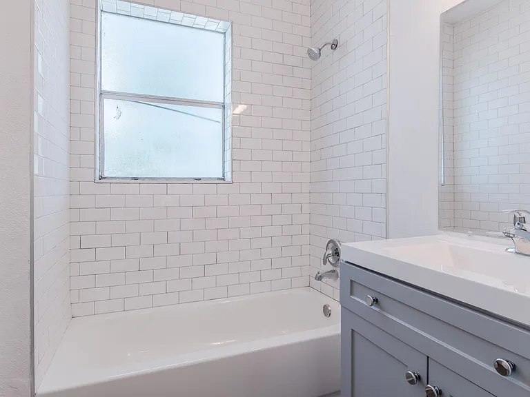 1119 S Mills Ave #A — Photo 19