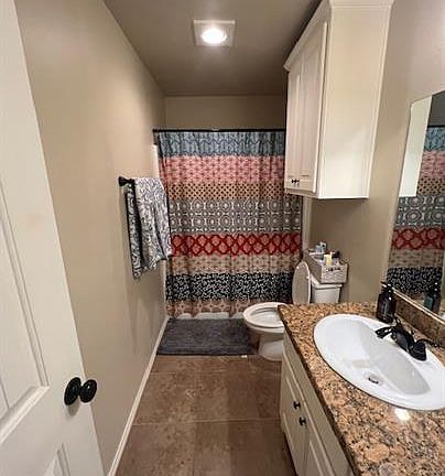4th image of 6810 Oakridge Ave #A