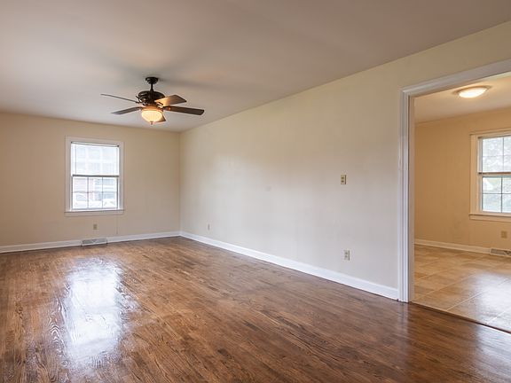 3rd image of 206B Keaton St