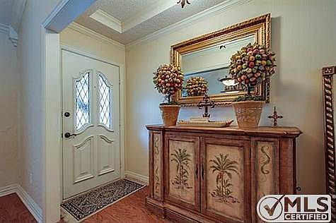 3rd image of 905 Woodhaven Ct