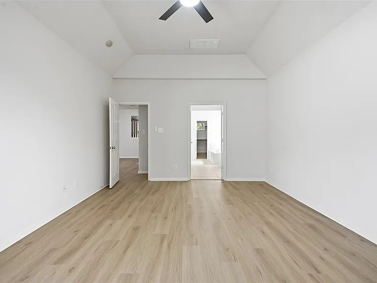 6165 Darlington Ct — Photo 20