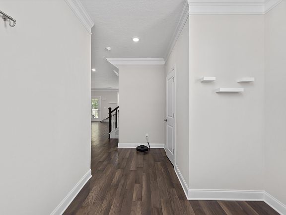 5th image of 412 Longmeadow Drive