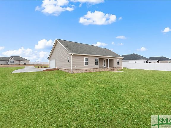 4th image of 611 Fescue Drive