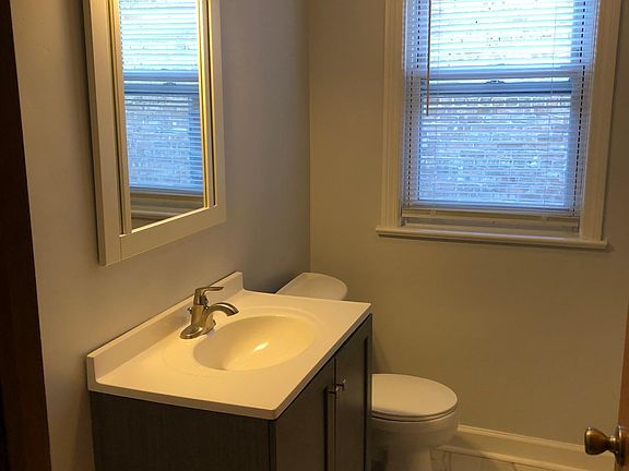 4th image of 5358 W Montrose Ave #2