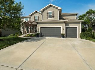 4200 SW Stoney Brook Dr, Lees Summit, MO 64082