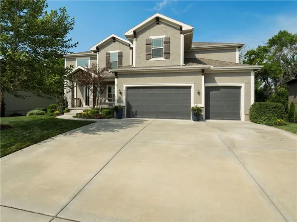 4200 SW Stoney Brook Dr, Lees Summit, MO 64082