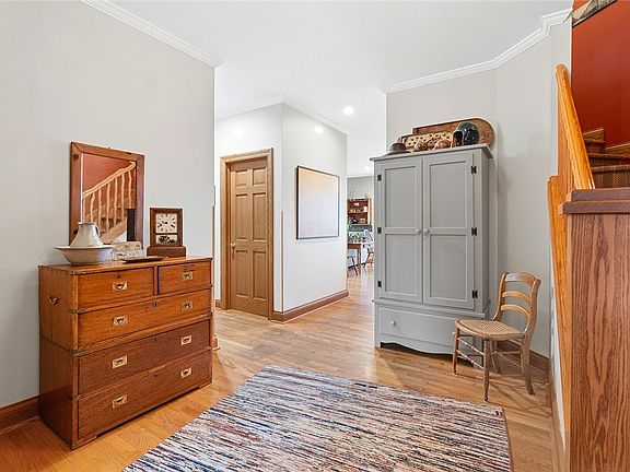 4th image of 2571 Ayers Rd