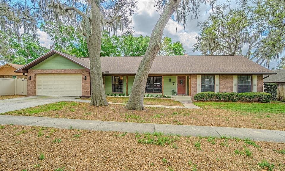 1st image of 1107 Oakridge Manor Dr