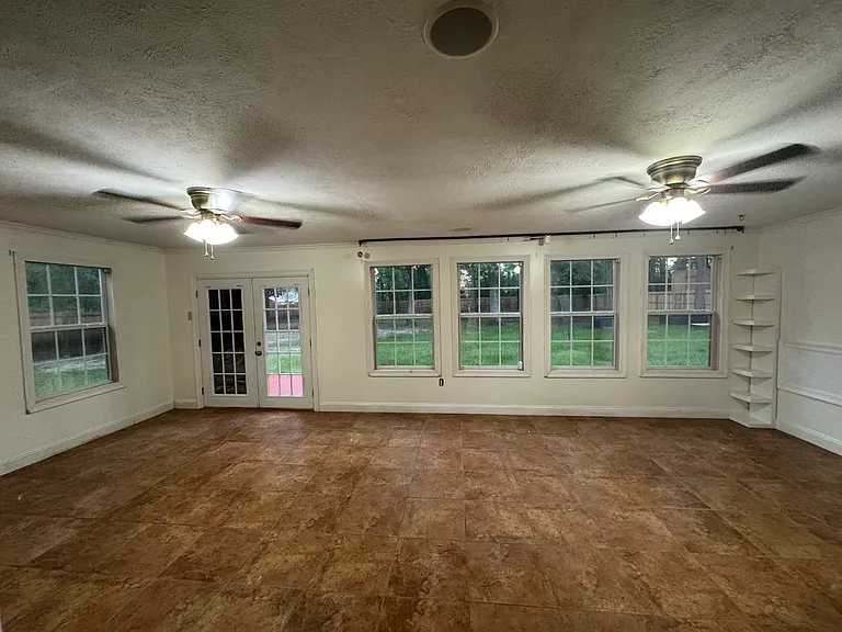1050 Gage Dr — Photo 15