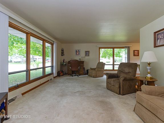 2nd image of 712 Hilltop Ave
