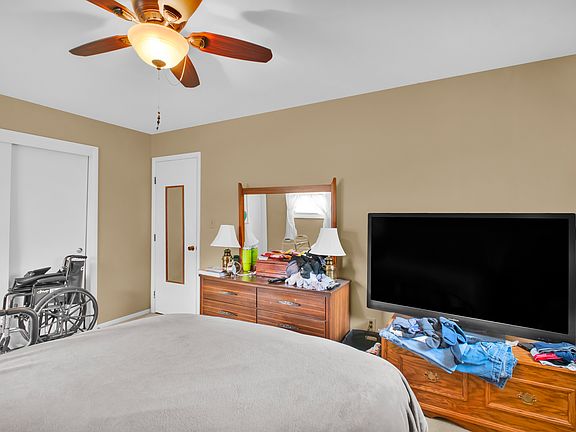 5th image of 4525 Chapel Dr