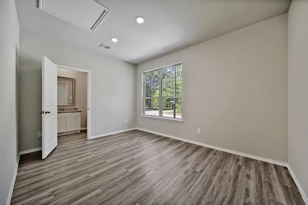 3 bed, 2.0 bath, 1000 sqft, $1,500 — Photo 3