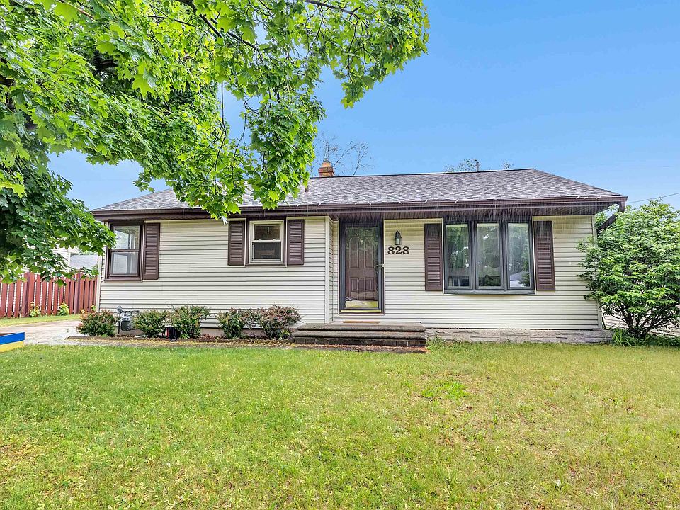 828 Mitchell St, Green Bay, WI 54304 Zillow