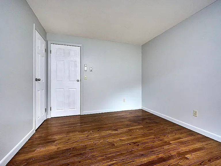 85 Longmeadow Dr — Photo 18