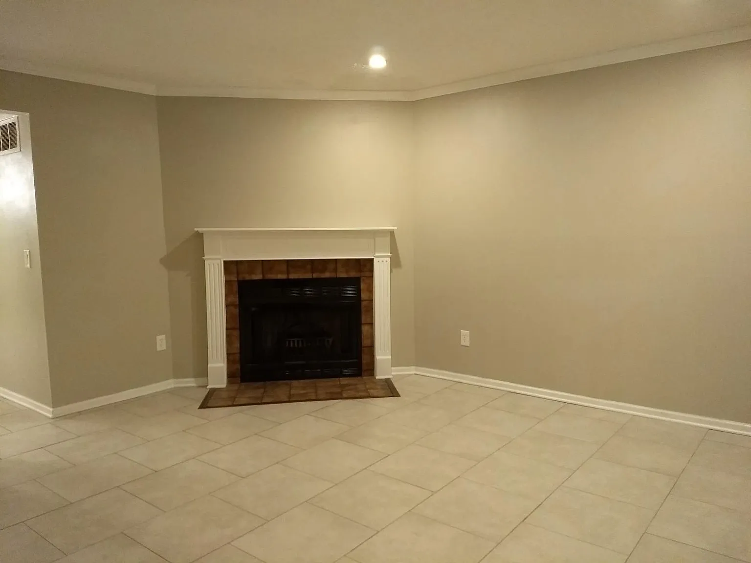 2 bed, 2.5 bath, 1024 sqft, $1,250 — Photo 3
