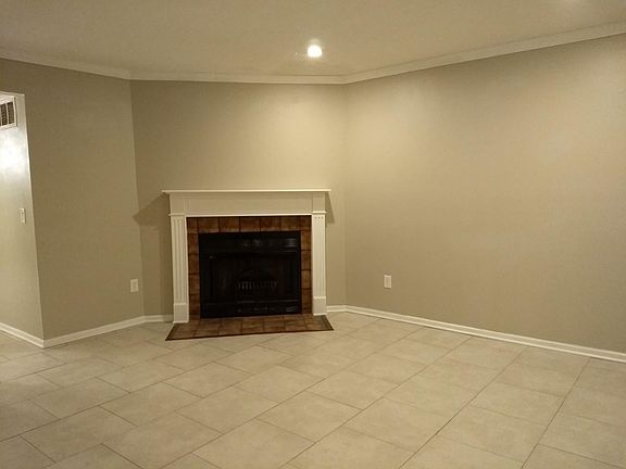 3rd image of 3419 Spanish Villa Dr