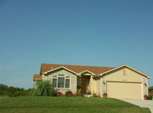 4413 SW Colly Creek Dr, Topeka, KS 66610
