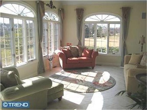 2nd image of 2061 Silverwood Dr