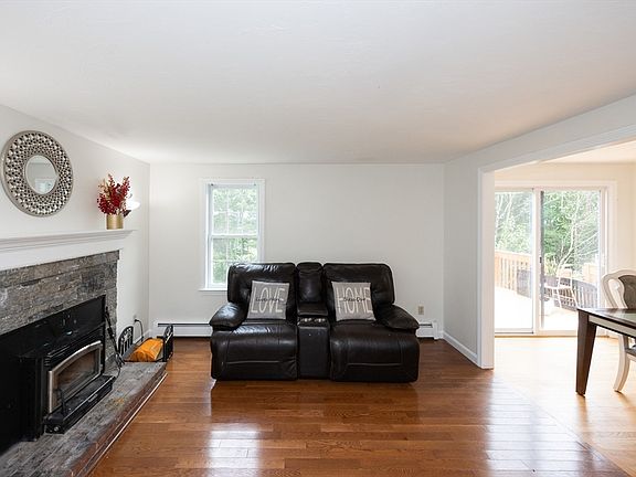 5th image of 22 Haven Hill Rd
