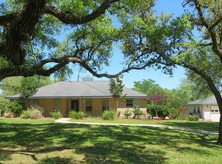 1115 Live Oak, Weimar, TX 78962