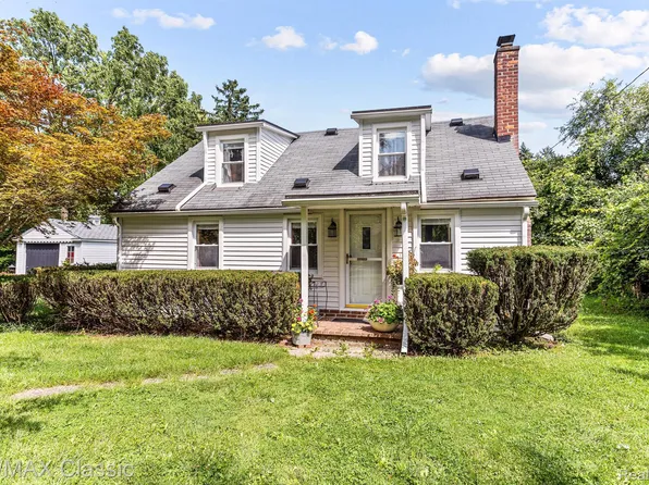 29126 Greening St, Farmington Hills, MI 48334