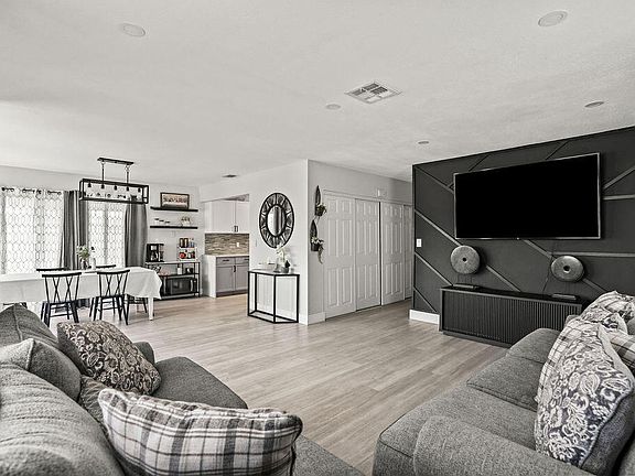 4th image of 4571 Weymouth Street