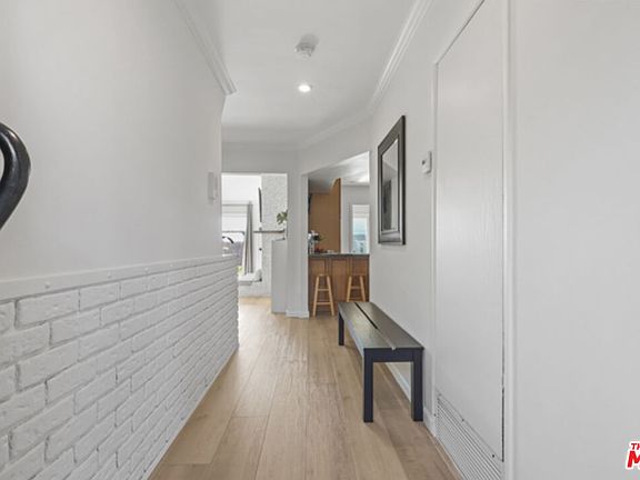 3rd image of 7545 Trask Ave