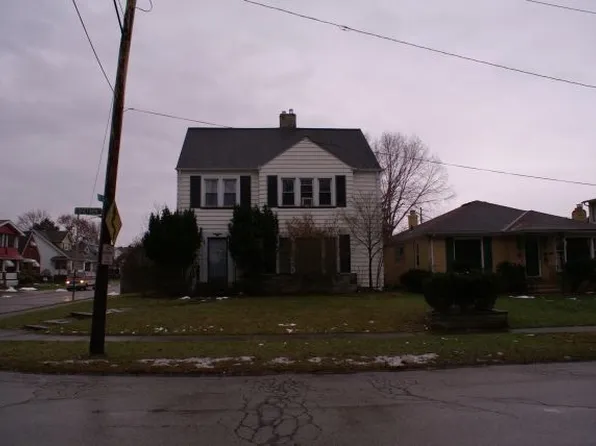 11018 Edgepark Dr, Garfield Heights, OH 44125