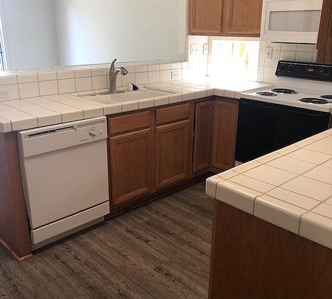 5th image of 1101 Vista Pointe Cir