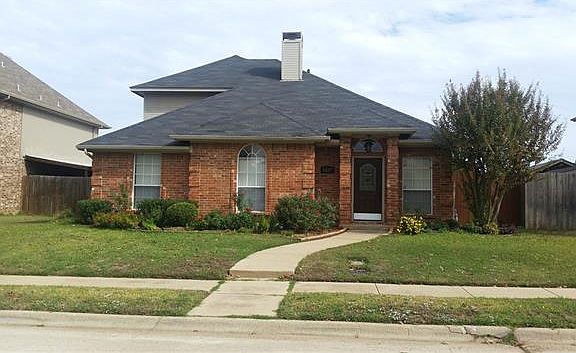 3rd image of 1327 Creekview Dr