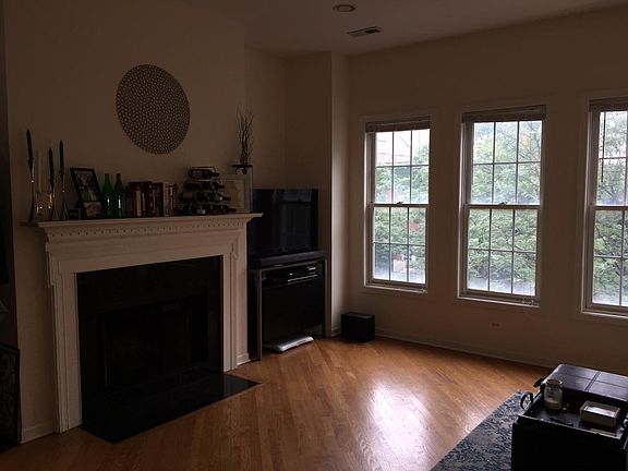4th image of 1514 N Wood St