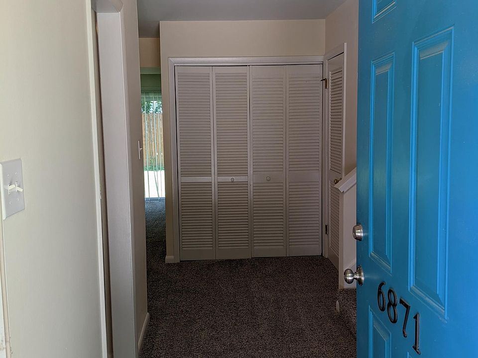 End unit of private 3 unit complex