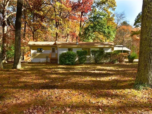 82 Luchon Road, Willington, CT 06279