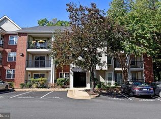 3305 Wyndham Cir APT 351, Alexandria, VA 22302