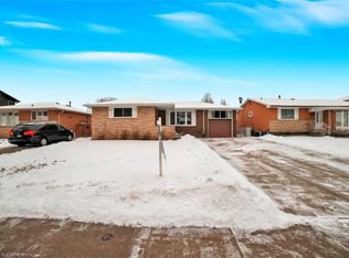 285 Rainbow Dr, Hamilton, ON L8K4G3