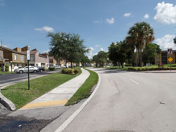 Exterior Neighborhood (street photo)