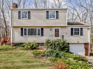76 Pelham Ln, Wilton, CT 06897