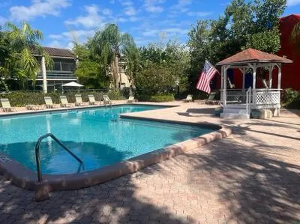 5256 NE 6th Avenue #D30, Oakland Park, FL 33334