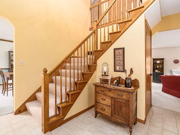 5th image of 13128 Heatherstone Cir NW