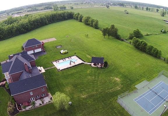 2nd image of 505 Burr Oak Dr
