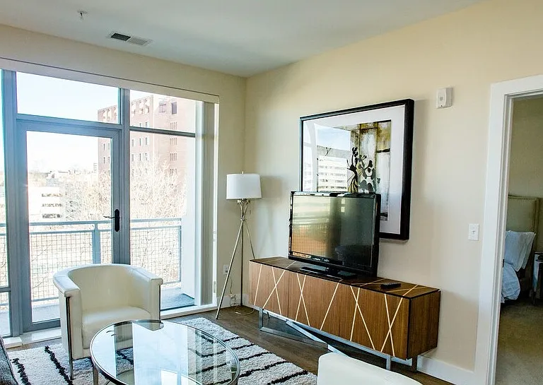Bedford Hall Apartments — Photo 9