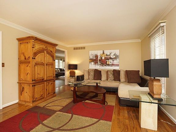 5th image of 10623 Indian Woods Dr