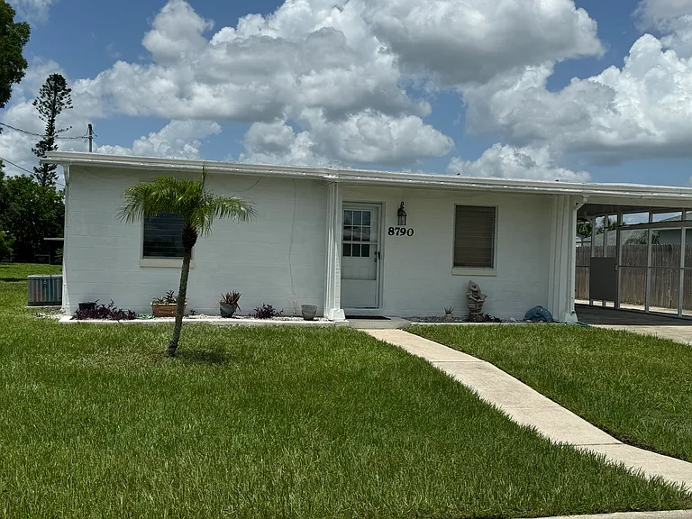 8790 Aero Ave — Photo 1