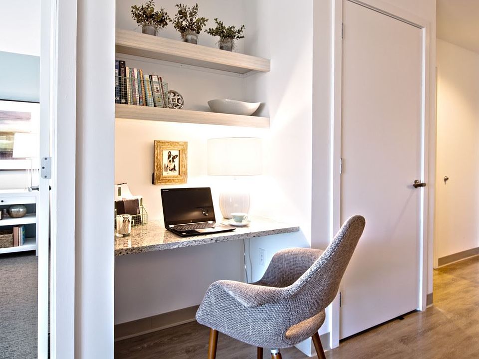 6Built-in-working-desk