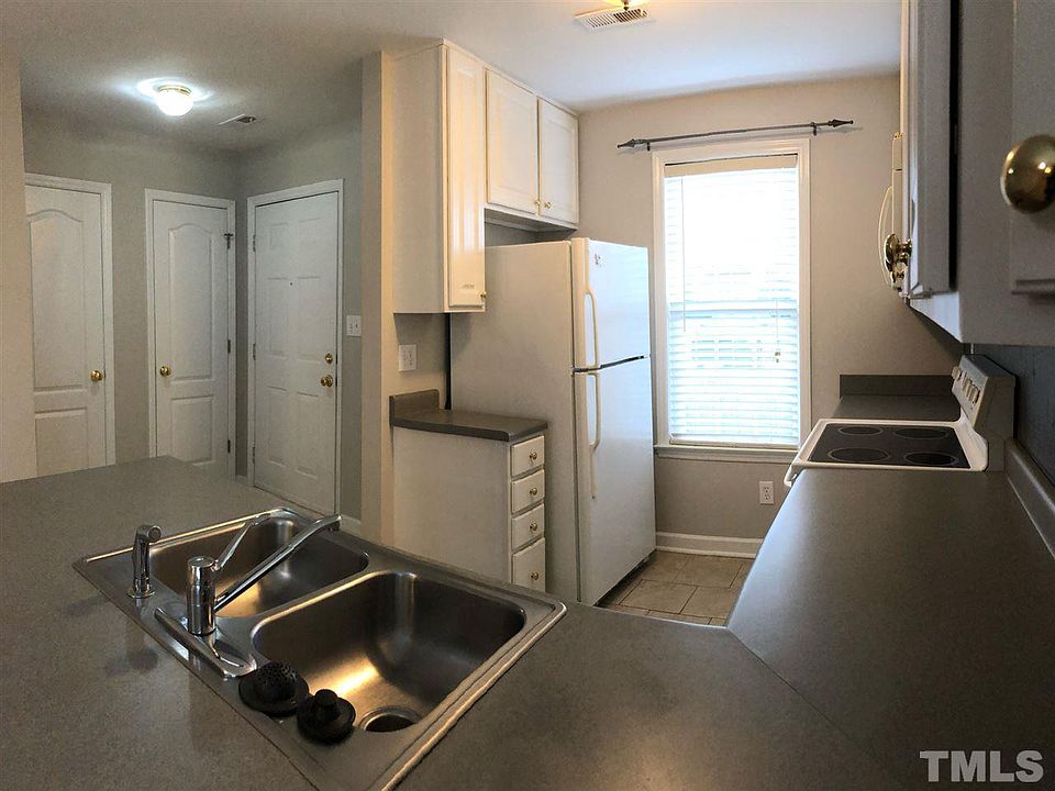 2nd image of 93 Anna St #A
