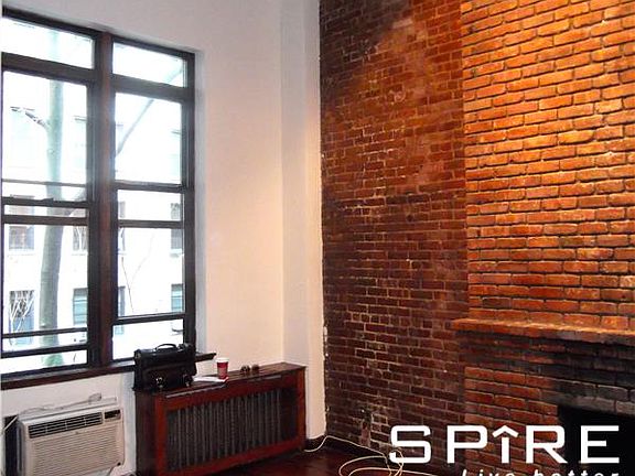 3rd image of 38 W 73rd St APT 1B