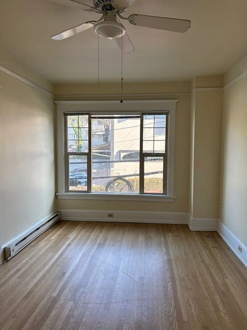 Del Roy Apartments — Photo 4