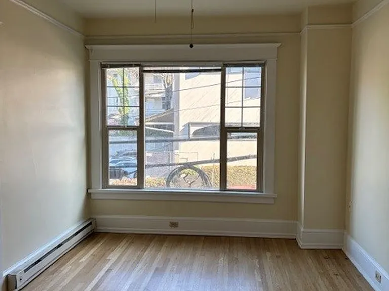 Del Roy Apartments — Photo 4
