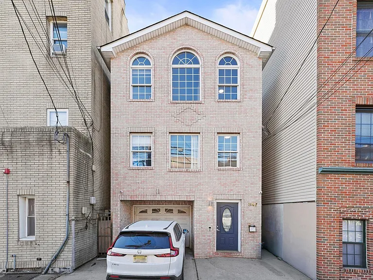 347 Palisade Ave #1 — Photo 1